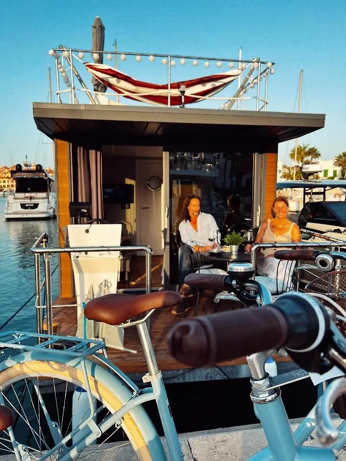 Hotel en barco La Maison Bateau Sotogrande San Roque