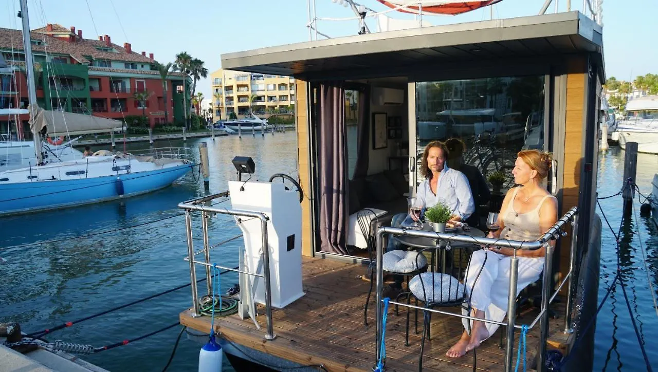 Hotel en barco La Maison Bateau Sotogrande San Roque