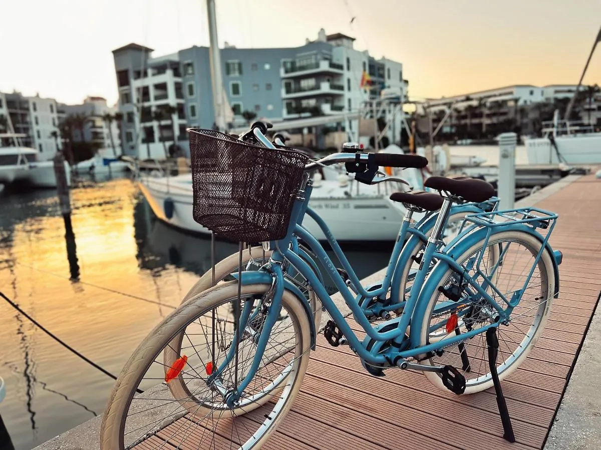 Botel La Maison Bateau Sotogrande São Roque