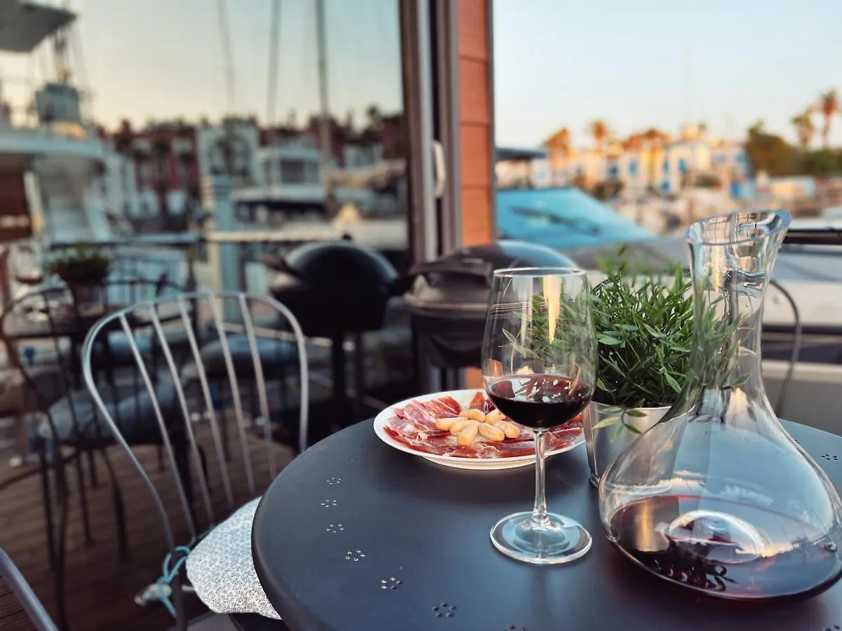 Botel La Maison Bateau Sotogrande São Roque Espanha